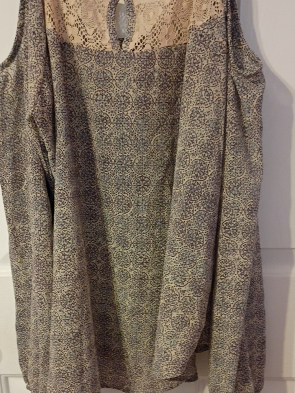 Rewind Ladies Cold Shoulder Woven Printed Sleeveless Tank Top in Beige - Picture 7 of 7